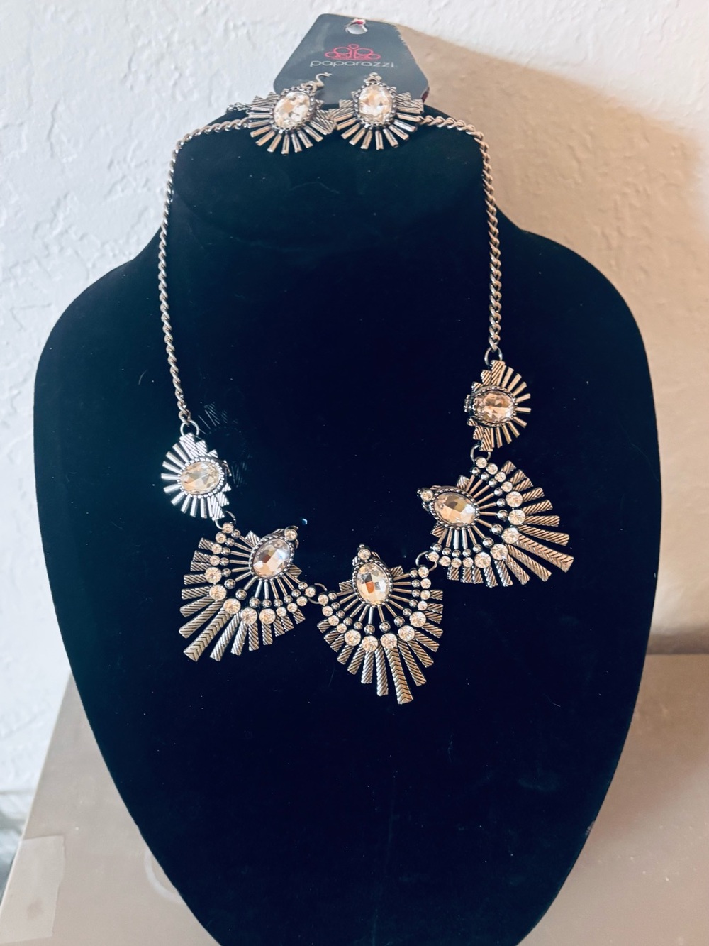 Paparazzi Silver Fan Statement Necklace and earrings - Silver
